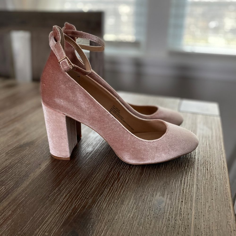 INC - Gallan Closed Toe Pumps (Dark Blush)